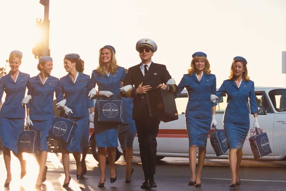 Scene from Catch me if you can - Pilot with flight attendants