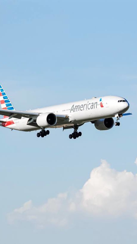 El Airbus A330 se encuentra entre los aviones más seguros del mundo. Aquí y el A330 de American Airlines se acerca para aterrizar en DFW.